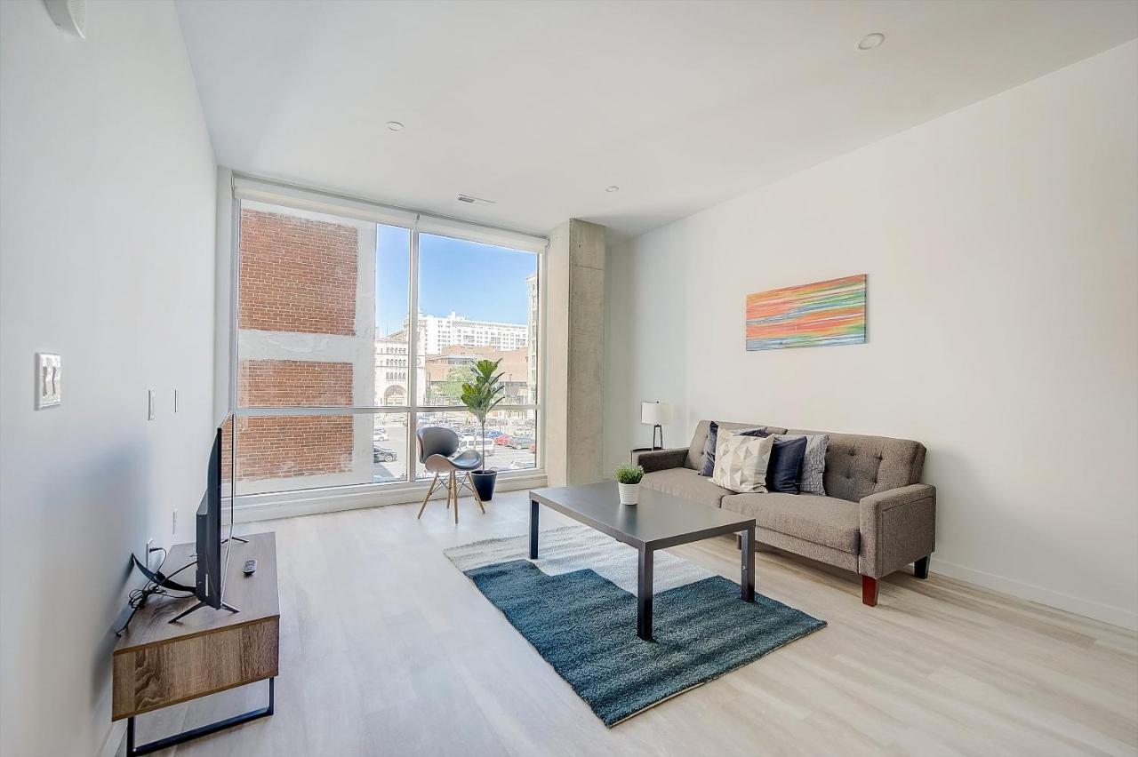 Frontdesk I The Blonde Apts Downtown سينسيناتي الغرفة الصورة